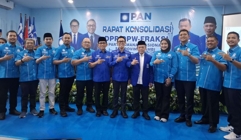 Fraksi PAN DPRD Provinsi Jambi bersama Sekejen DPP PAN, dan Ketua DPW PAN Jambi