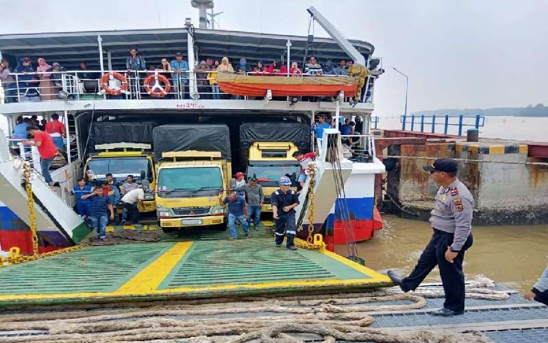 Penyebrangan Kuala Tungkal-Batam di Pelabuhan Roro