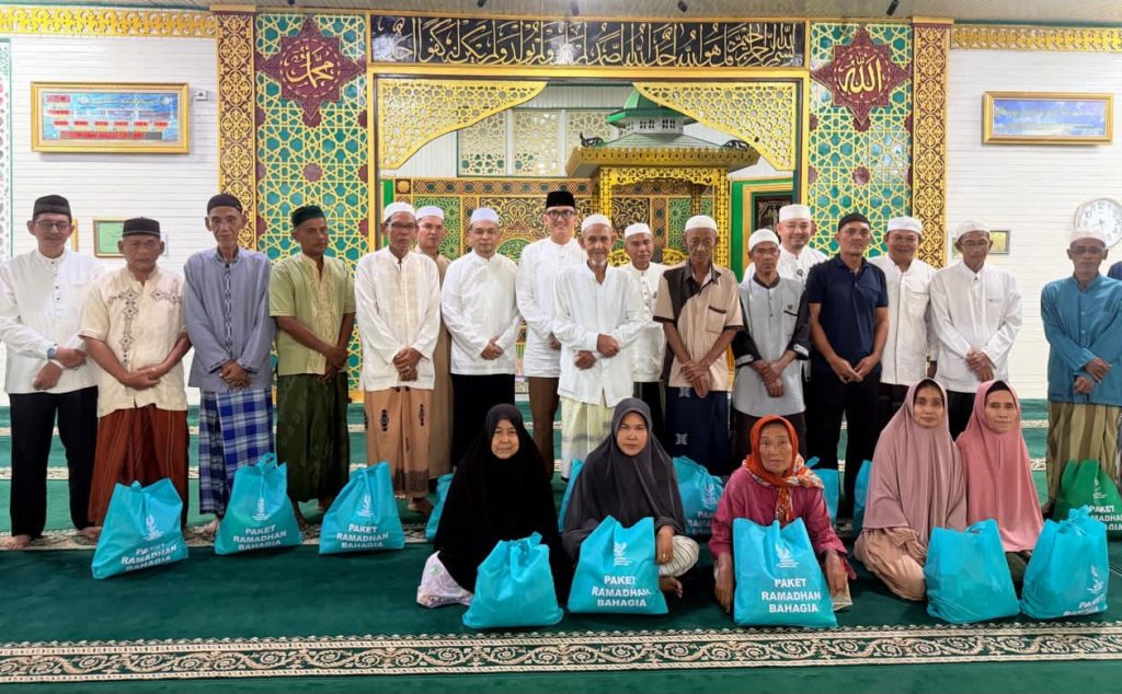 Pemprov Jambi salurkan 200 insentif untuk guru ngaji dan 1.500 paket sembako untuk masyarakat