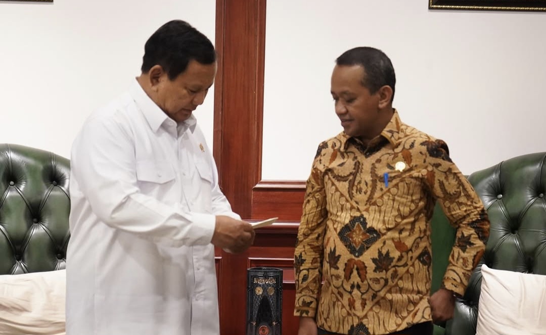 Presiden Prabowo Subianto bersama Menteri ESDM Bahlil Lahadalia