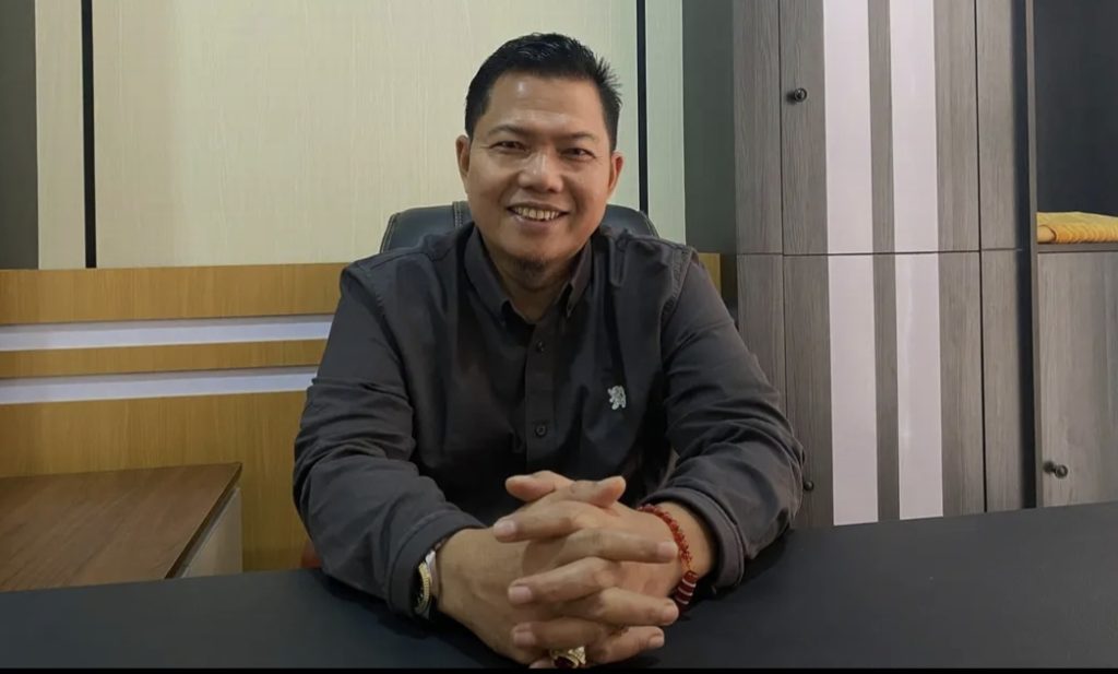 Anggota DPRD Provinsi Jambi, Hambali minta perbaikan jalan di Provinsi Jambi segera dipercepat sebelum mudik lebaran