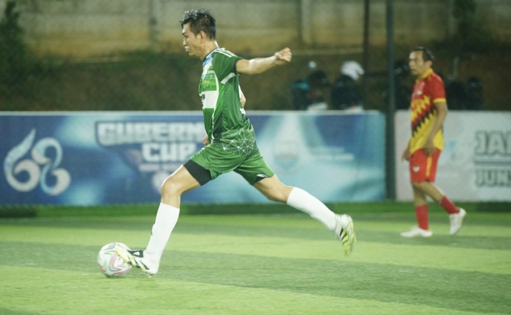 Bupati Batang Hari, Muhammad Fadhil Arief silaturahmi lewat olahraga mini soccer bersama Pers dan Polda Jambi