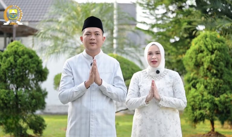 Ketua DPRD Provinsi Jambi, M Hafiz Fattah beserta keluarga mengucapkan selamat hari raya Idul Fitri 1447 H