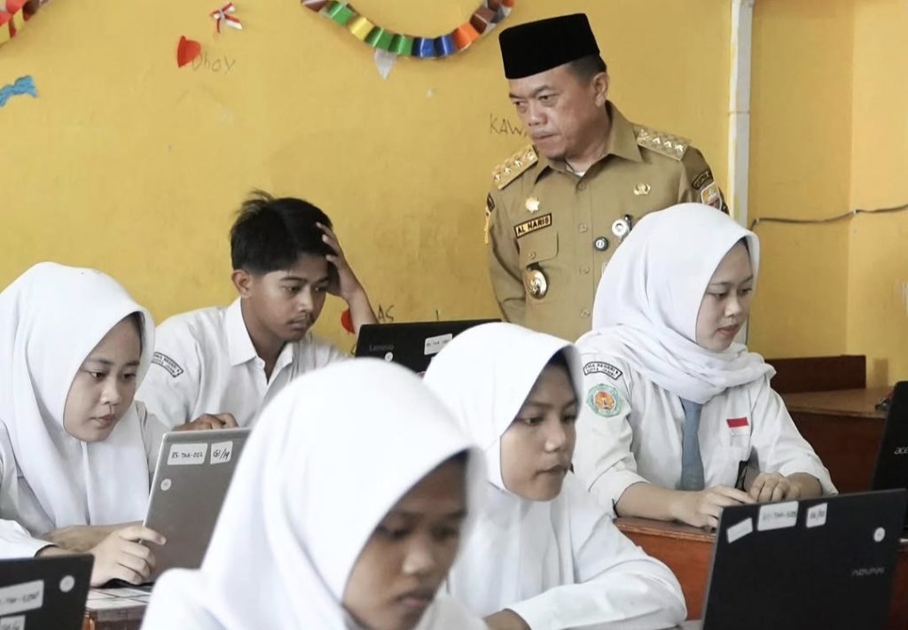 Gubernur Jambi Al Haris