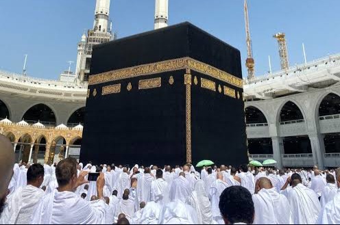Jamaah Haji dan Umroh dihentikan sementara