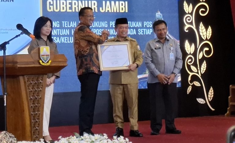 Gubernur Jambi Al Haris bersama Menteri Hukum RI, Supratman Andi Agtas