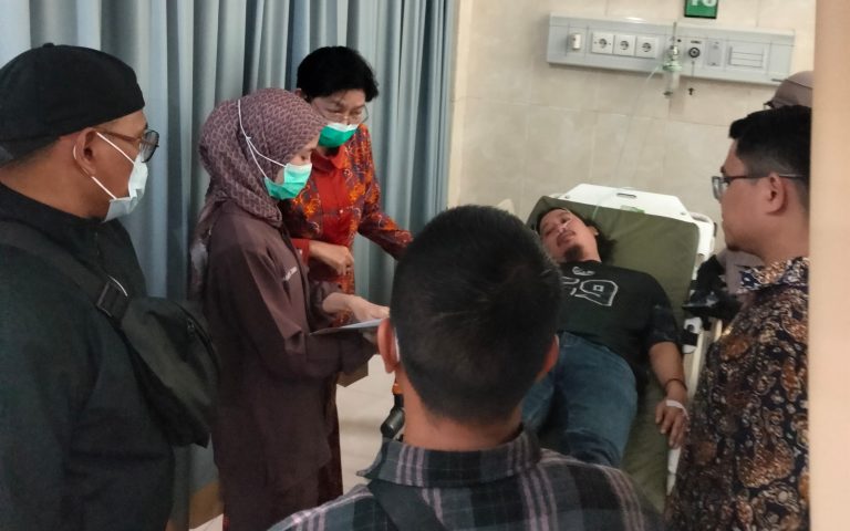 Plt Direktur RSUD Raden Mattaher Jambi turun langsung yangani pasien di IGD