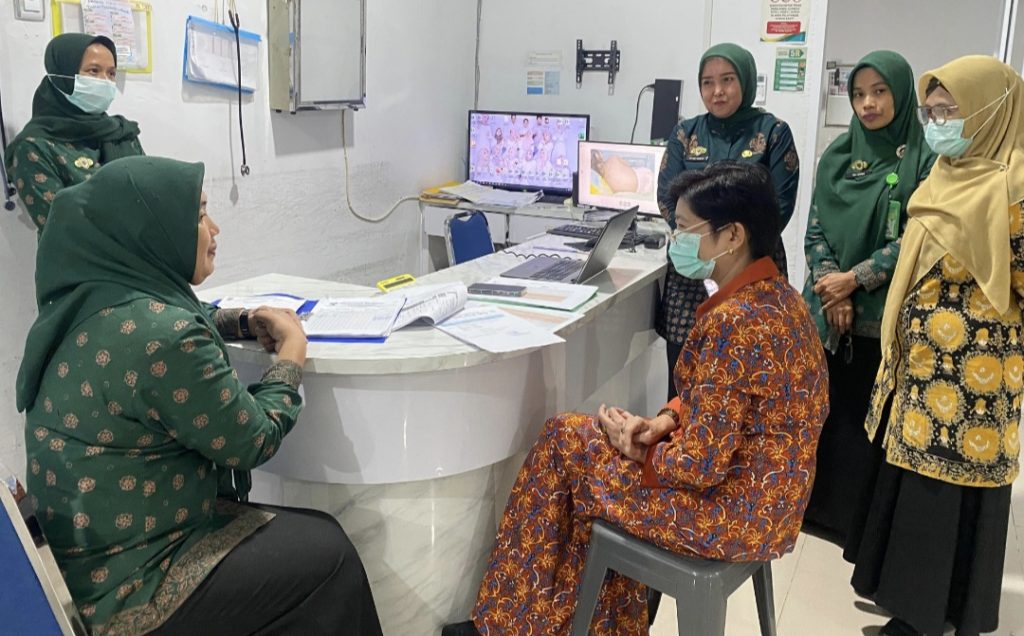 Kadinkes Provinsi Jambi, Dr. dr. Ike Silviana, MKM tinjau kesiapan RSUD HAMBA Batang Hari hadapi penyakit campak