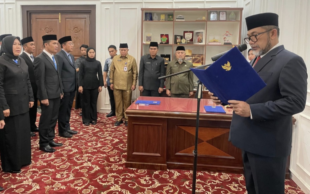 Sekda Sudirman lantik 13 pejabat eselon lll di lingkungan Pemerintah Provinsi Jambi