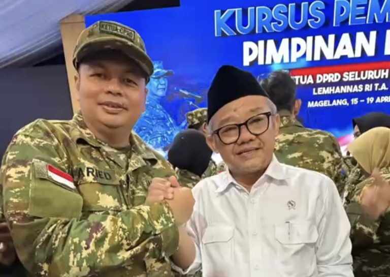 Ketua DPRD Kota Jambi, Kemas Faried Alfarelly bersama Mendikdasmen RI, Abdul Mu'ti