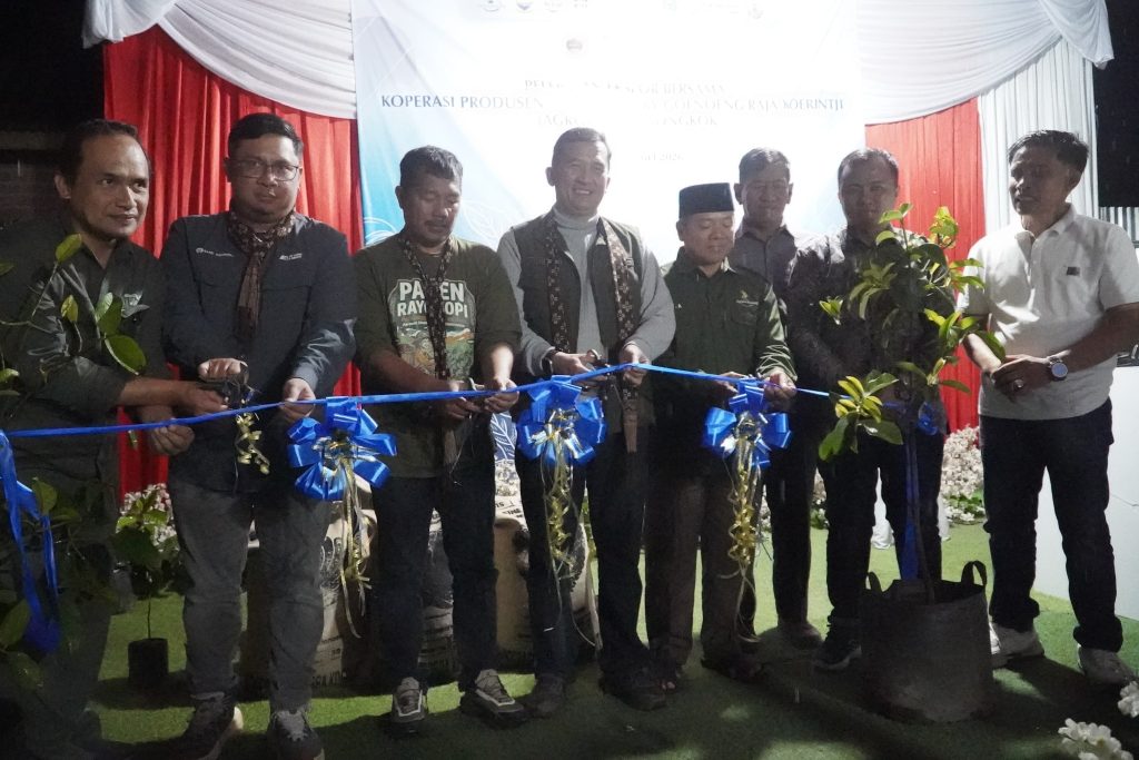 Kadis Kominfo Provinsi Jambi bersama Bupati Kerinci lepas ekspor 20 ton kopi ke Tiongkok