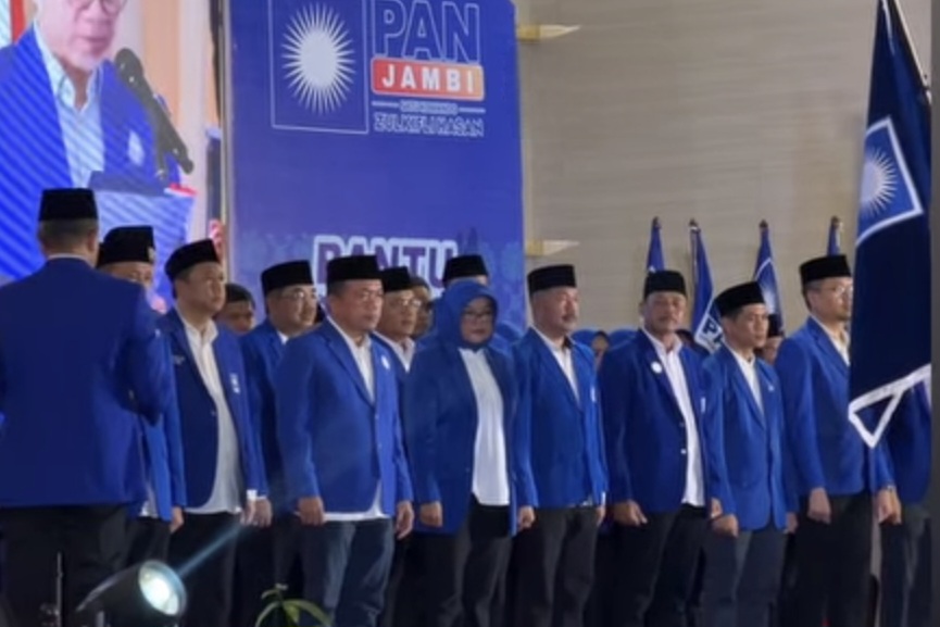 Zulkifli Hasan lantik Monadi sebagai Ketum DPD PAN Kerinci