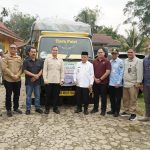 Gubernur Jambi Al Haris serahkan bantuan korban bencana banjir dan longsor di Kabupaten Sarolangun