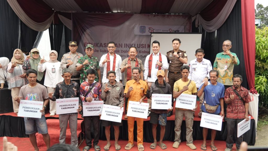 Bank Jambi dan OJK hadir ke pedalaman Suku Anak Dalam di Kabupaten Merangin