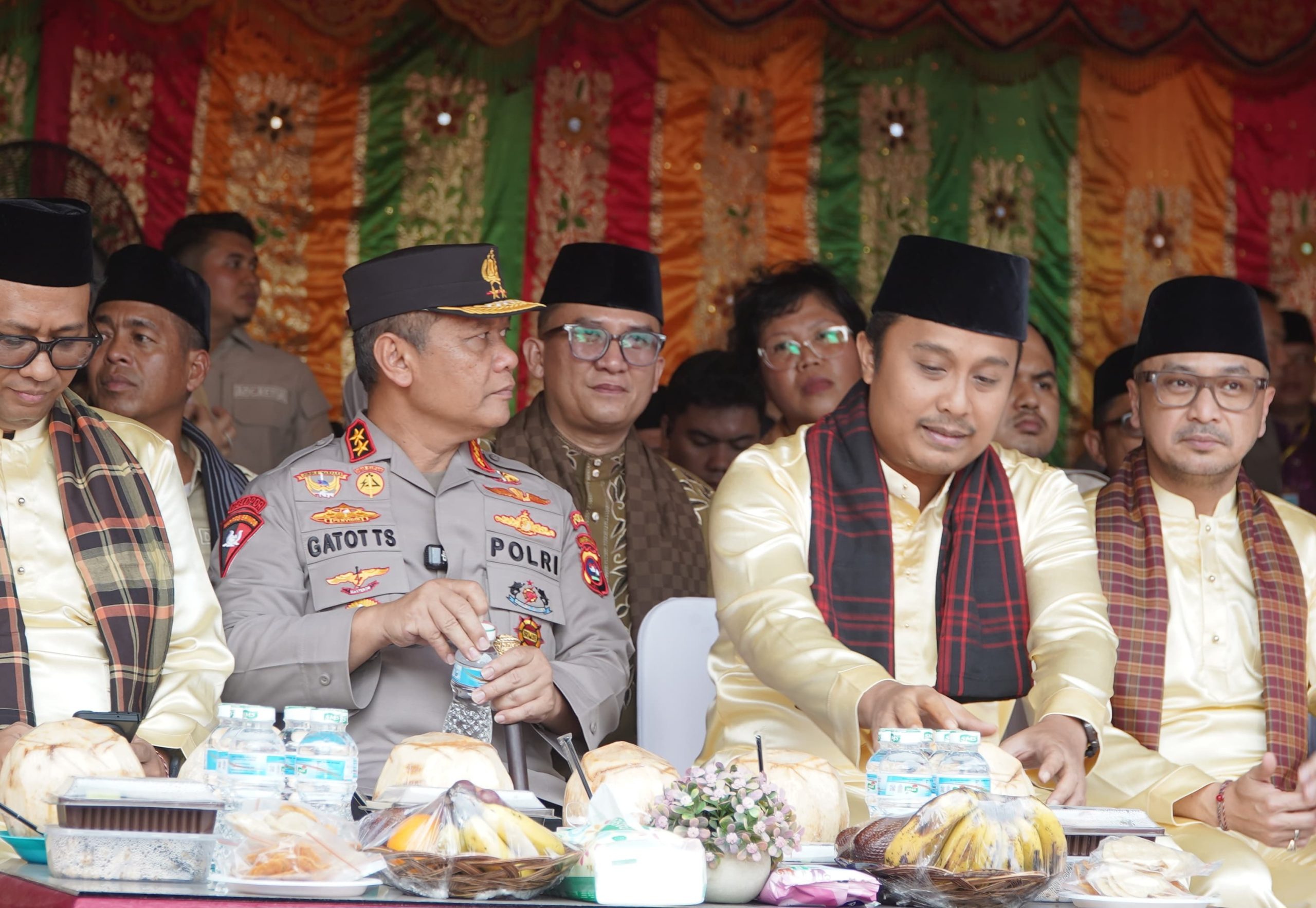 Kadis Kominfo Ariansyah wakili Gubernur Jambi menghadiri acara Puncak Pesona Hoyak Tabuik Piaman 2026