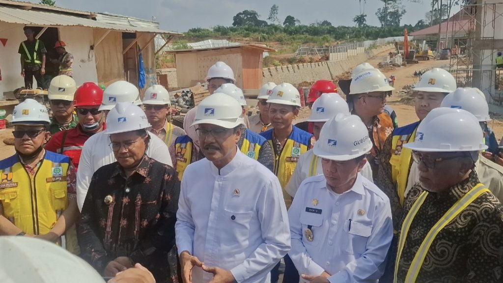 Menteri Sosial RI Saifullah Yusuf bersama Gubernur Jambi tinjau progres pembangunan Sekolah Rakyat