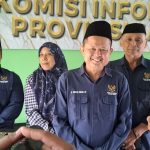 Ketua Komisi Informasi, Ahmad Taufiq Helmi bersama anggota Komisioner