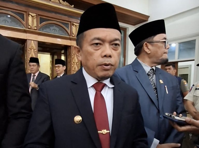 Gubernur Jambi Al Haris