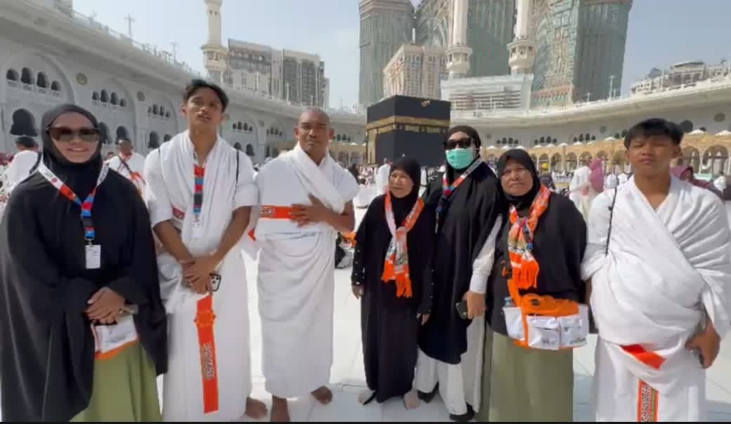 Orang tua atlet peraih medali emas PON Aceh-Sumut diberangkatkan Gubernur Al Haris Umroh Gratis