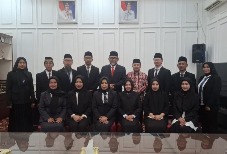 Sekda Provinsi Jambi, Sudirman lantik 13 pejabat fungsional di lingkungan Pemerintah Provinsi Jambi