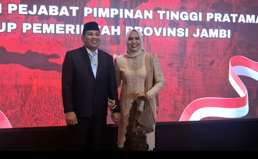 Karo Adpim Provinsi Jambi, Bustanul Arifin bersama istri