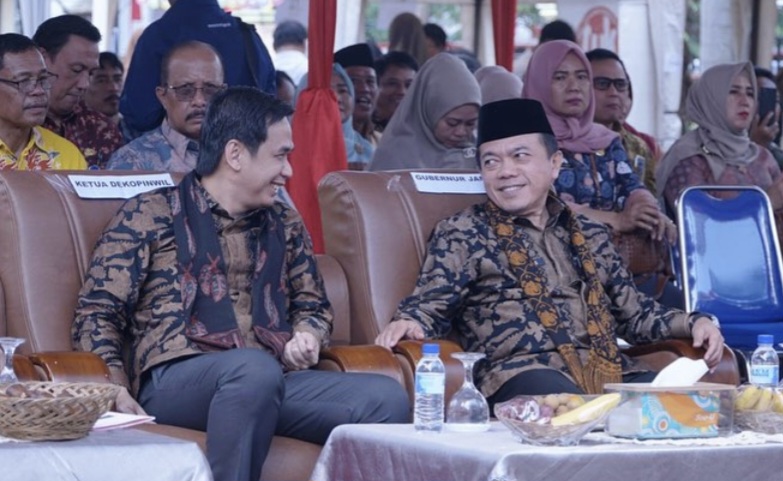 Wakil Ketua DPRD Faizal Riza bersama Gubernur Jambi Al Haris