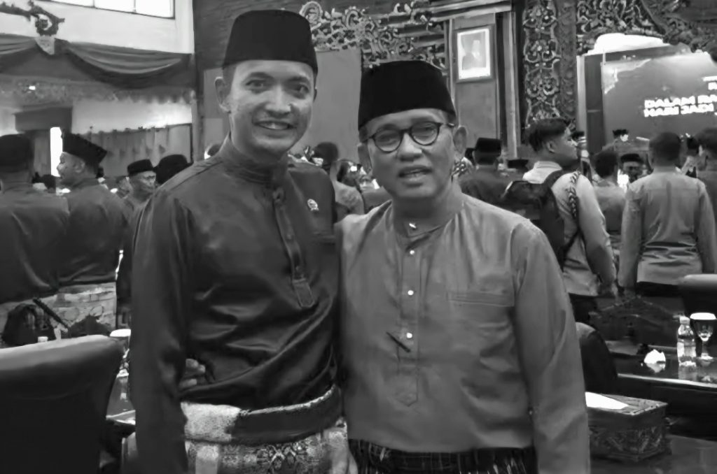Momen kebersamaan Afuan Yuza Putra bersama almarhum H A Bakrie