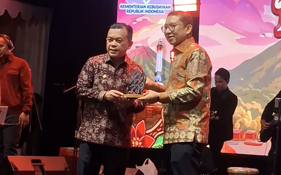 Gubernur Jambi, Al Haris bersama Menteri Kebudayaan Fadli Zon di kegiatan Pusparagam Negeriku