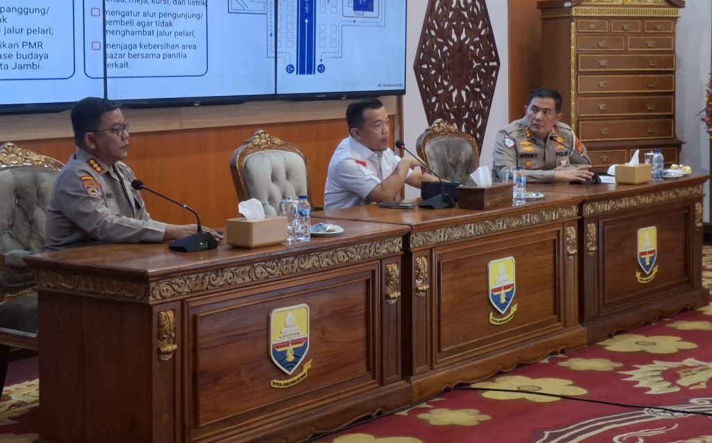 Gubernur Jambi Al Haris memimpin rapat persiapan pelaksanaan Presisi Merdeka Run Jambi 2026