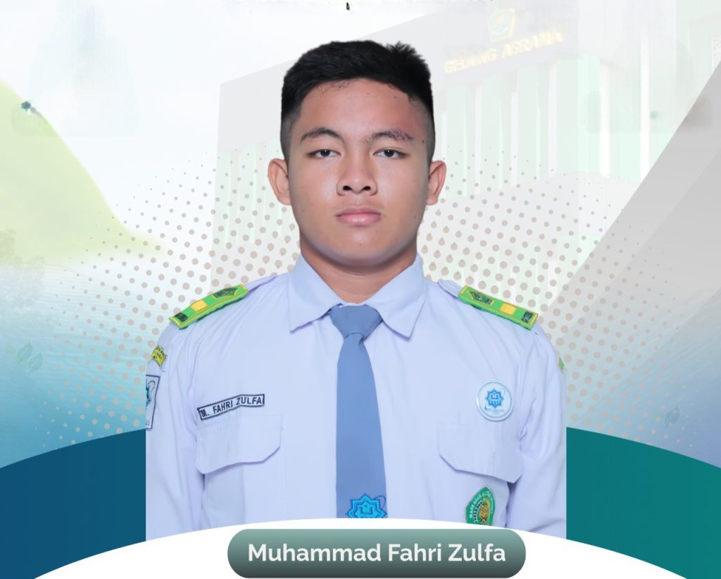 Muhammad Fahri Zulfa, peringkat terbaik I Regu Putra pada cabang Musabaqah Karya Tulis Ilmiah Hadits, dalam ajang Seleksi Tilawatil Qur’an dan Hadits tingkat Kabupaten Muaro Jambi