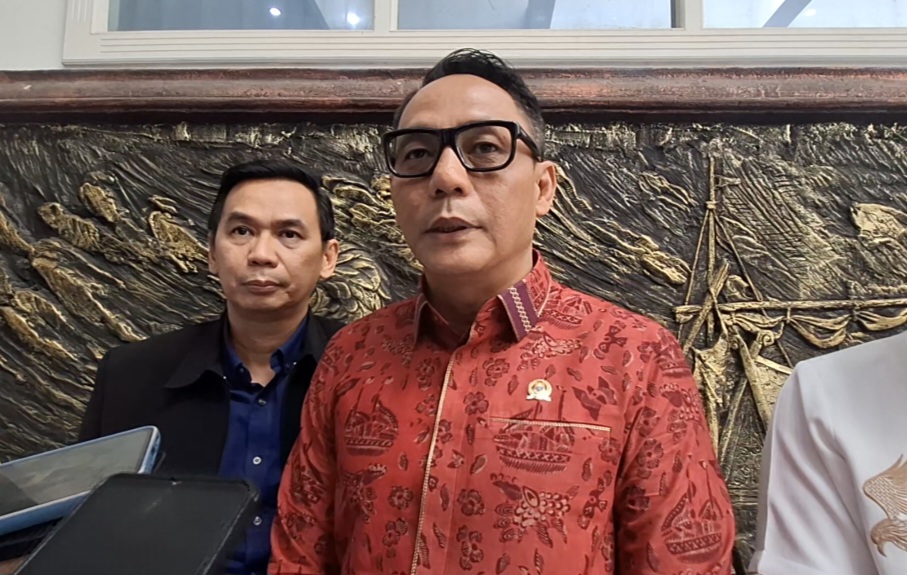 Wakil Ketua DPRD Provinsi Jambi, Samsul Riduan (batik merah) dan Faizal Riza (jas hitam)