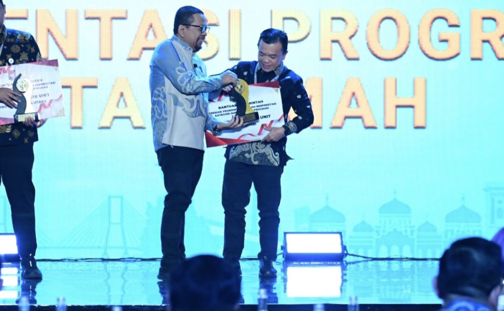 Gubernur Jambi Al Haris raih penghargaan