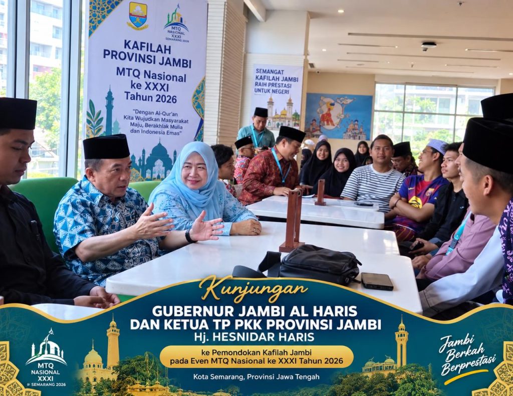 Gubernur Jambi Al Haris bersama kafilah MTQ Nasional asal Provinsi Jambi