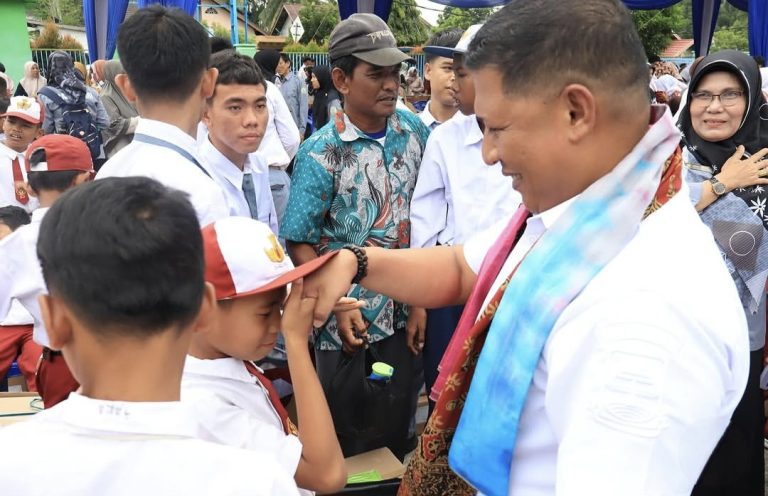 Kepala Dinas Pendidikan Provinsi Jambi, M Umar